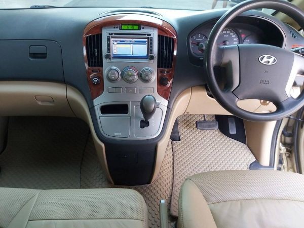 Hyundai H1  2.5  Maesto Deluxe ดีเซล ออโต้ Airbag/Abs  ปี 2010  สีน้ำตาล รถมือเดียวจากป้ายแดง สภาพสวยเดิม รูปที่ 5